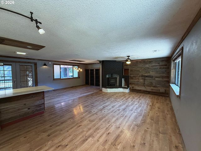 23529 S TRILLIUM HOLLOW Rd, Oregon City, OR 97045