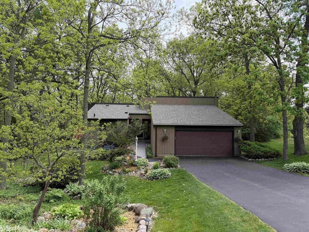 6223 Knollwood Drive, Oregon, WI 53575