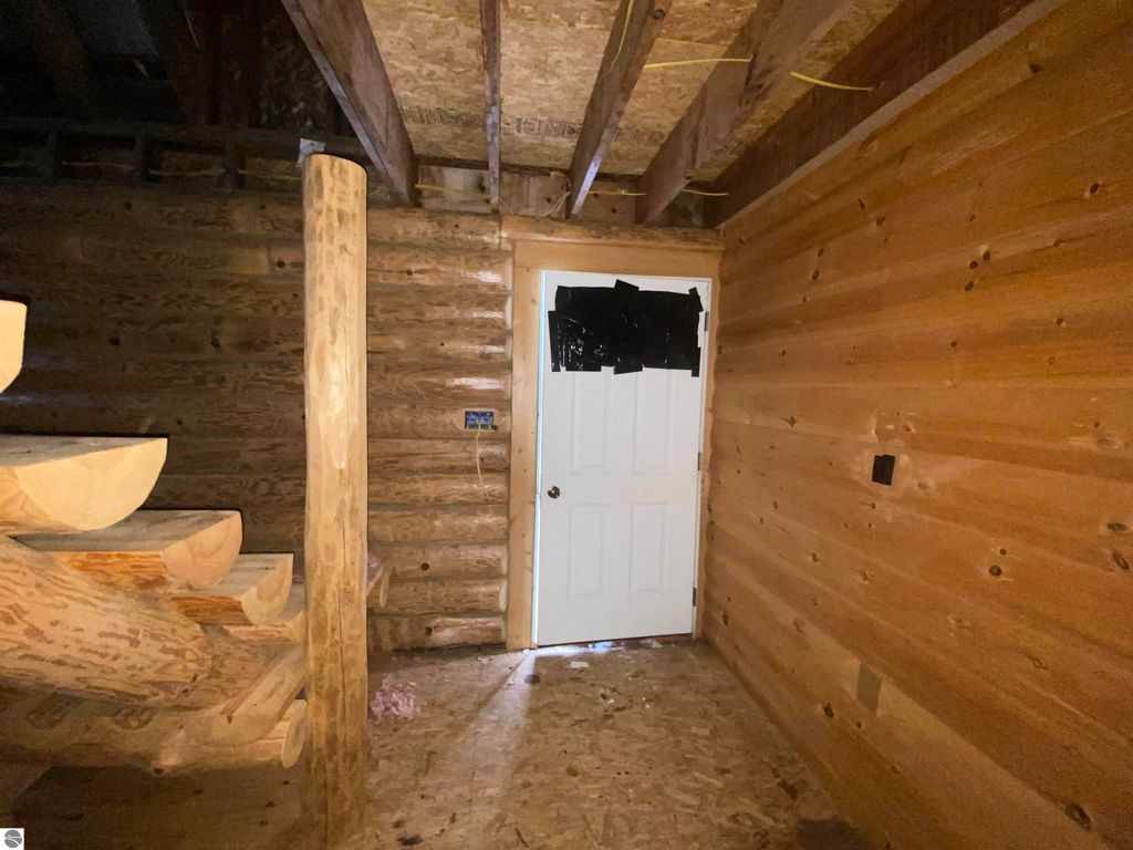 Image 5 of property listing at 3434 E 14 Road, Manton, MI 49663