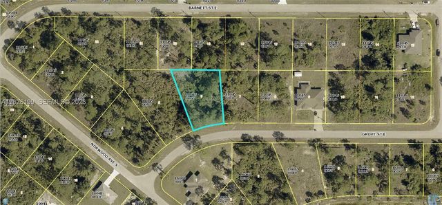1047 Grove St E, Lehigh Acres, FL 33974