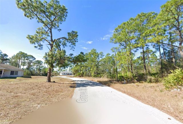 1047 Grove St E, Lehigh Acres, FL 33974