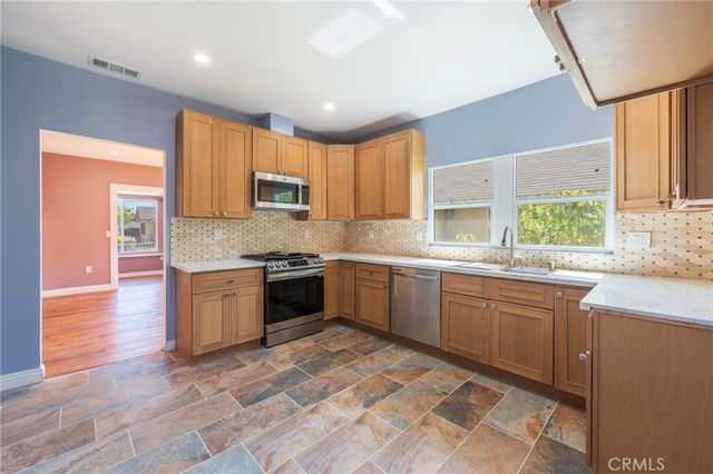 2041 W 29th Place, Los Angeles, CA 90018
