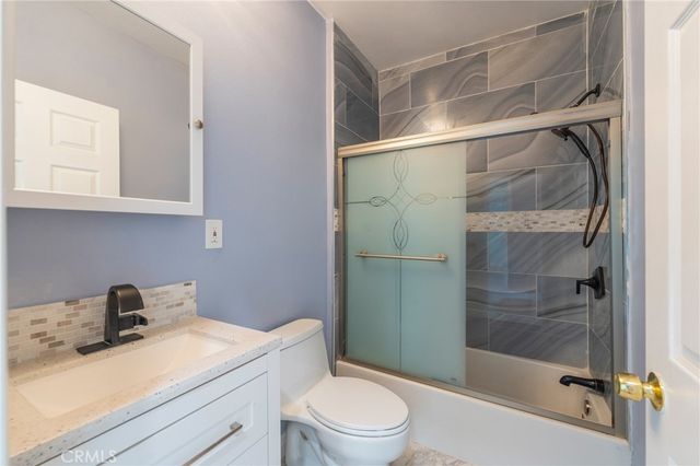 2041 W 29th Place, Los Angeles, CA 90018