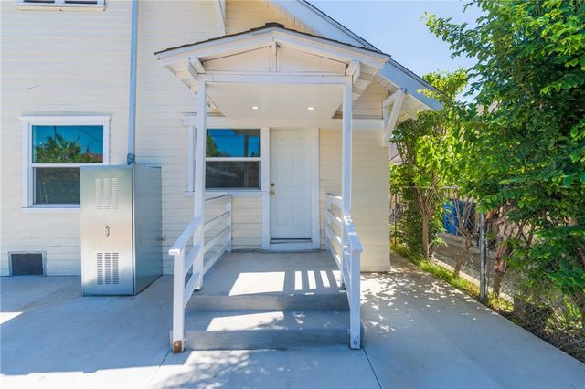 2041 W 29th Place, Los Angeles, CA 90018