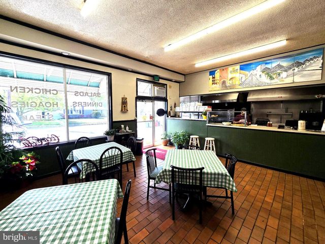 527 E BROWNING RD, Bellmawr, NJ 08031
