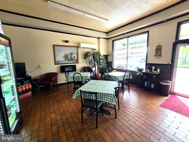 527 E BROWNING RD, Bellmawr, NJ 08031