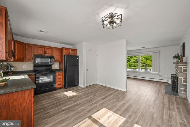 1112 HANOVER RD, York, PA 17408