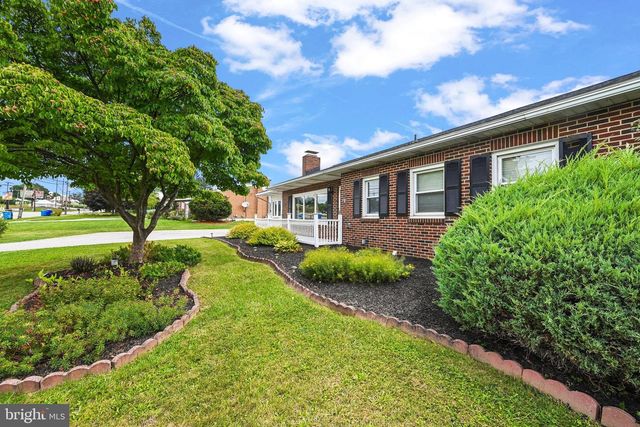1112 HANOVER RD, York, PA 17408