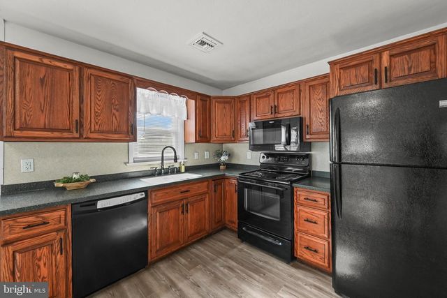 1112 HANOVER RD, York, PA 17408