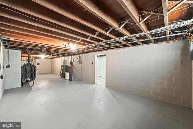 1112 HANOVER RD, York, PA 17408