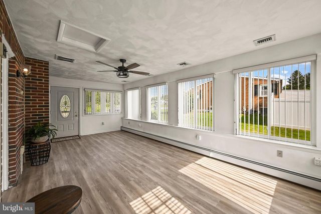 1112 HANOVER RD, York, PA 17408