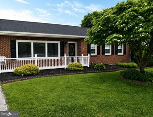 1112 HANOVER RD, York, PA 17408
