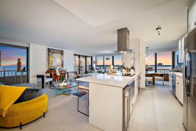 5510 N Ocean Drive 11b, Singer Island, FL 33404