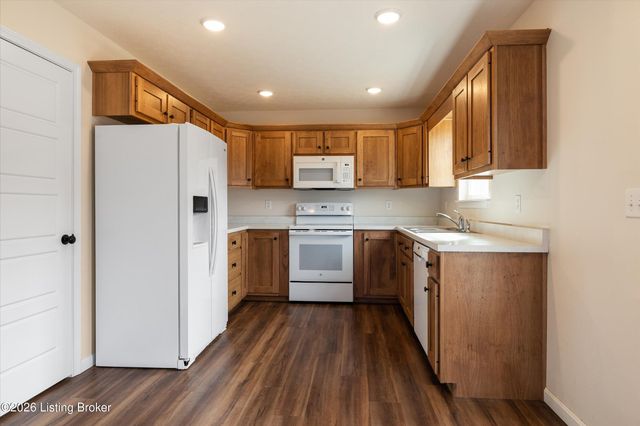 107 Greenwell, Lebanon Junction, KY 40150