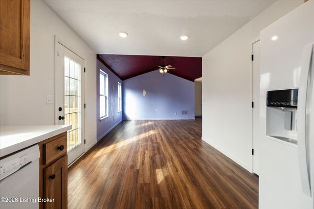 107 Greenwell, Lebanon Junction, KY 40150