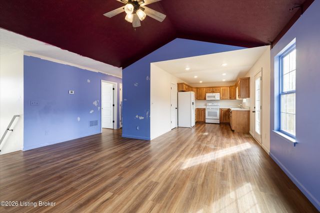 107 Greenwell, Lebanon Junction, KY 40150