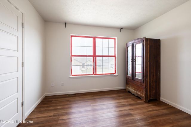 107 Greenwell, Lebanon Junction, KY 40150