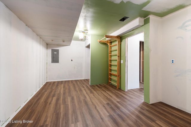 107 Greenwell, Lebanon Junction, KY 40150