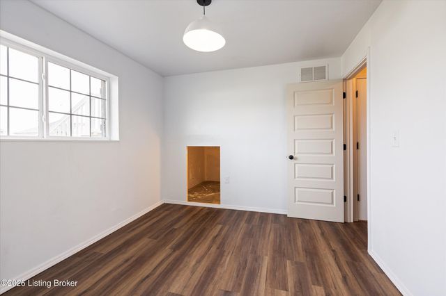 107 Greenwell, Lebanon Junction, KY 40150