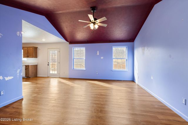 107 Greenwell, Lebanon Junction, KY 40150