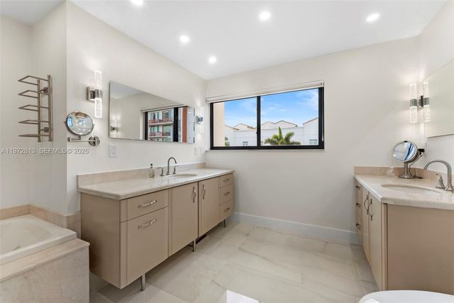 76 Isle Of Venice Drive H, Fort Lauderdale, FL 33301