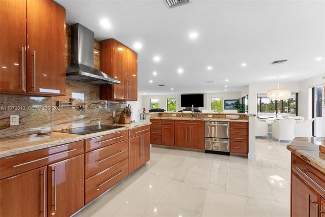 76 Isle Of Venice Drive H, Fort Lauderdale, FL 33301