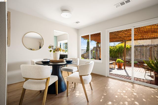 10 Clear Water Ct, Richmond, CA 94803