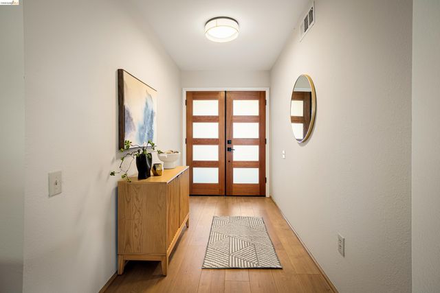 10 Clear Water Ct, Richmond, CA 94803