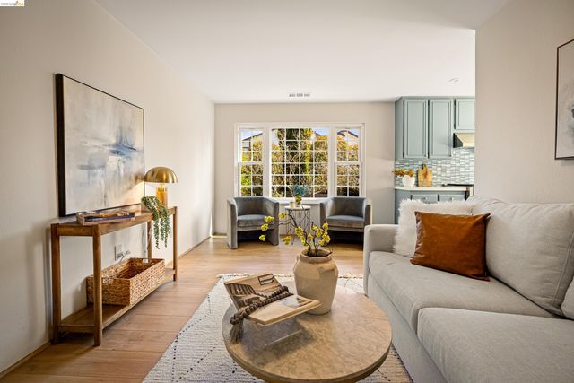 10 Clear Water Ct, Richmond, CA 94803