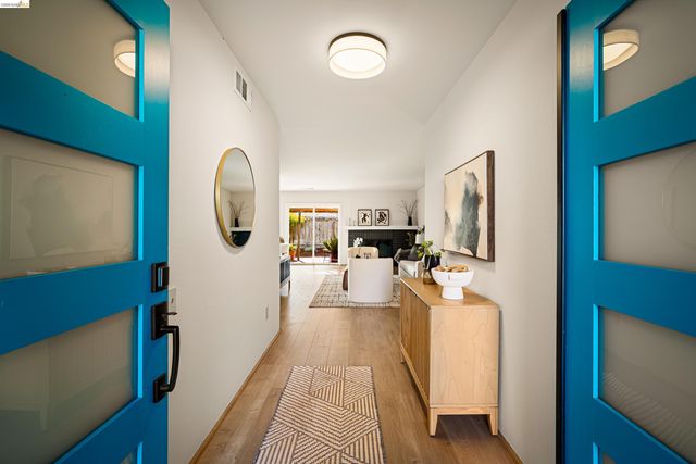 10 Clear Water Ct, Richmond, CA 94803