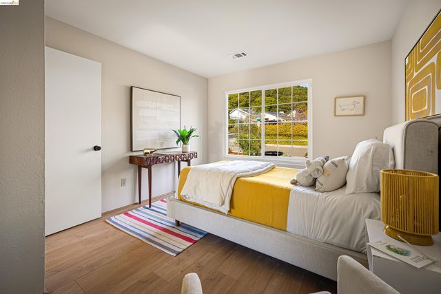 10 Clear Water Ct, Richmond, CA 94803