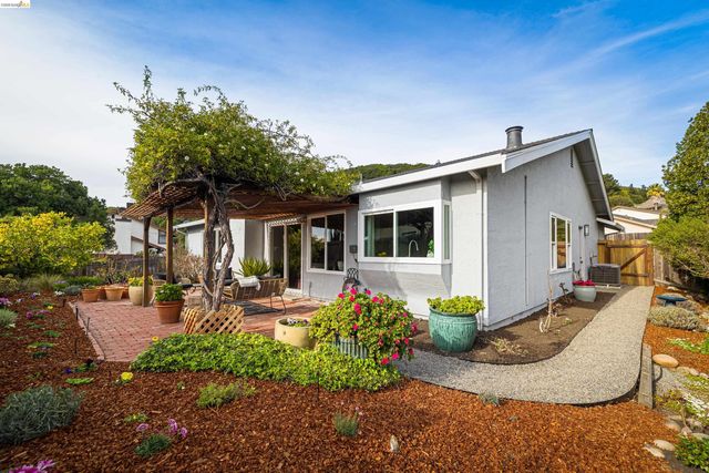 10 Clear Water Ct, Richmond, CA 94803