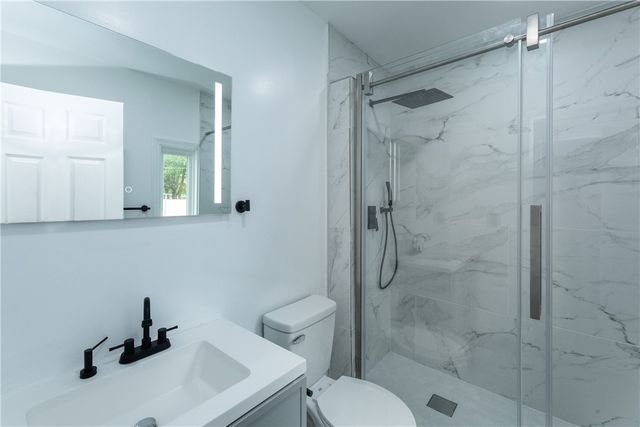 619 Oakwood Ave, Waycross, GA 31501