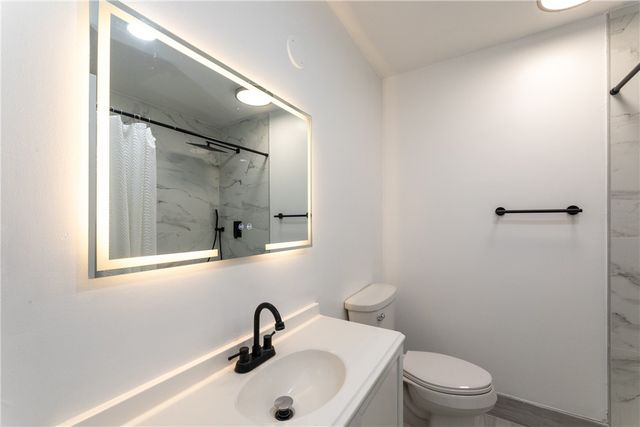 619 Oakwood Ave, Waycross, GA 31501