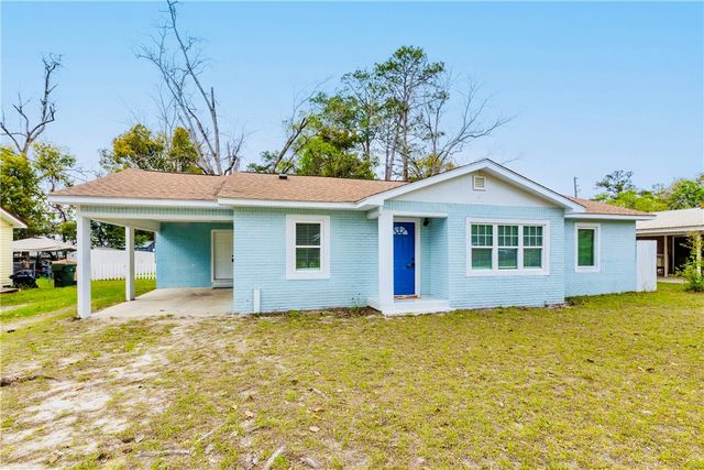 619 Oakwood Ave, Waycross, GA 31501