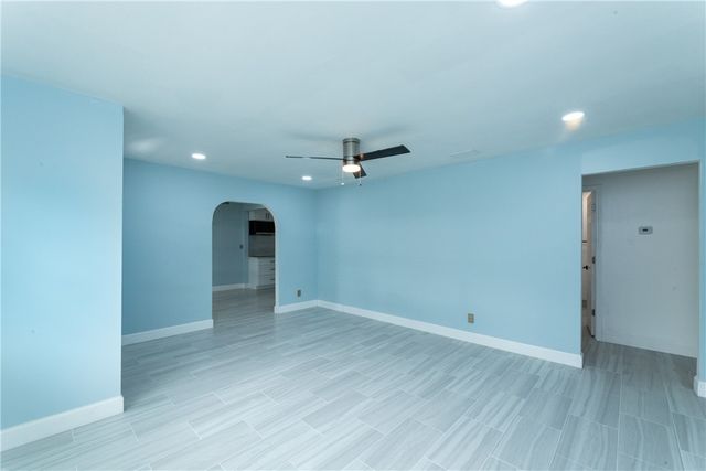 619 Oakwood Ave, Waycross, GA 31501