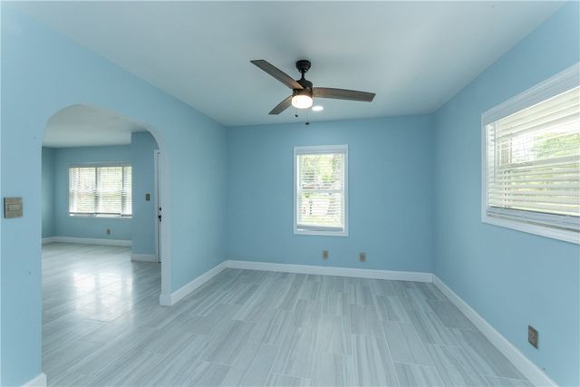 619 Oakwood Ave, Waycross, GA 31501