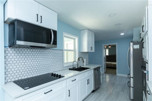 619 Oakwood Ave, Waycross, GA 31501