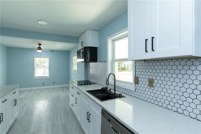 619 Oakwood Ave, Waycross, GA 31501