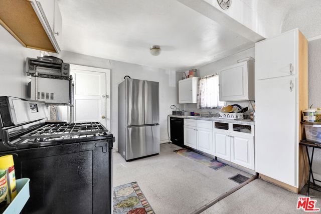 1166 W 39th Place, Los Angeles, CA 90037