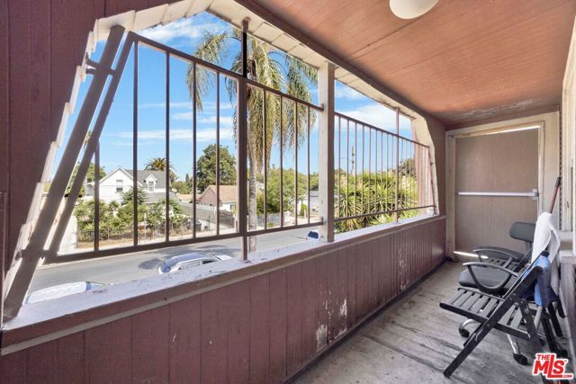 1166 W 39th Place, Los Angeles, CA 90037