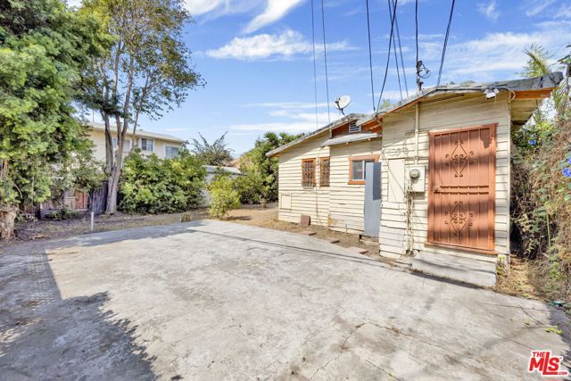 1166 W 39th Place, Los Angeles, CA 90037