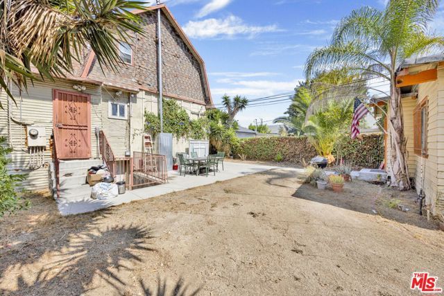 1166 W 39th Place, Los Angeles, CA 90037