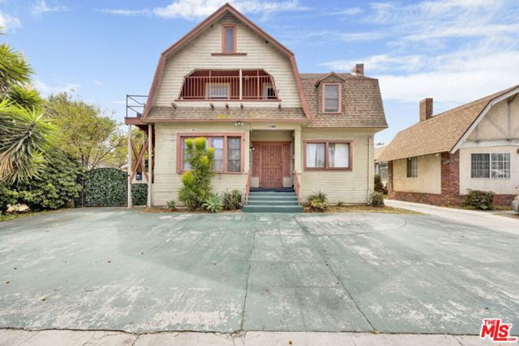 1166 W 39th Place, Los Angeles, CA 90037