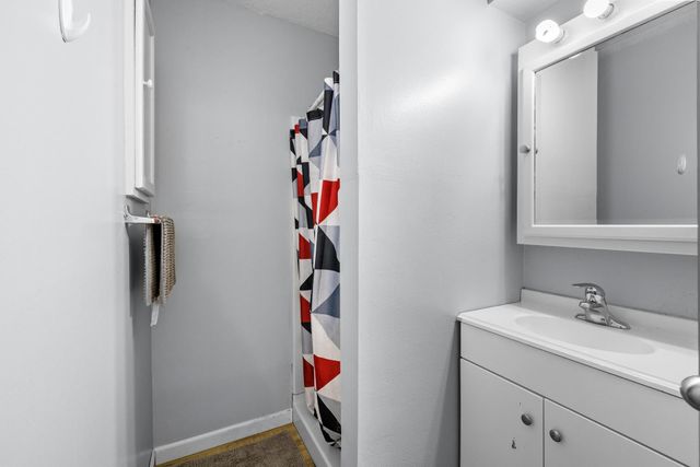 2009 Parkside Dr SW, Minot, ND 58701