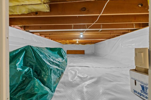 2009 Parkside Dr SW, Minot, ND 58701