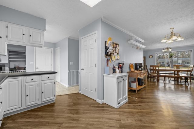 2009 Parkside Dr SW, Minot, ND 58701