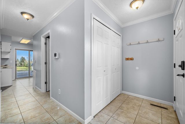 2009 Parkside Dr SW, Minot, ND 58701