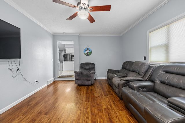 2009 Parkside Dr SW, Minot, ND 58701