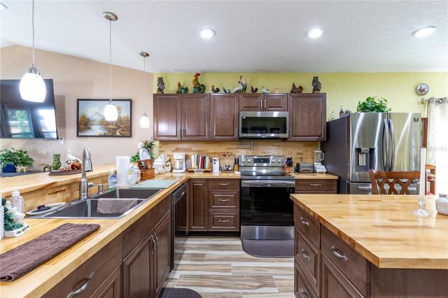 402 SE 709 STREET, Old Town, FL 32680